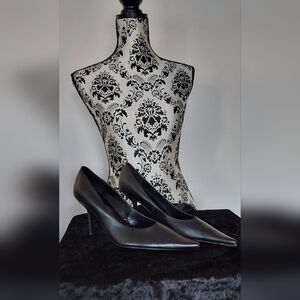 ALDO BLACK LEATHER POINTY TOE STILETTOS 38